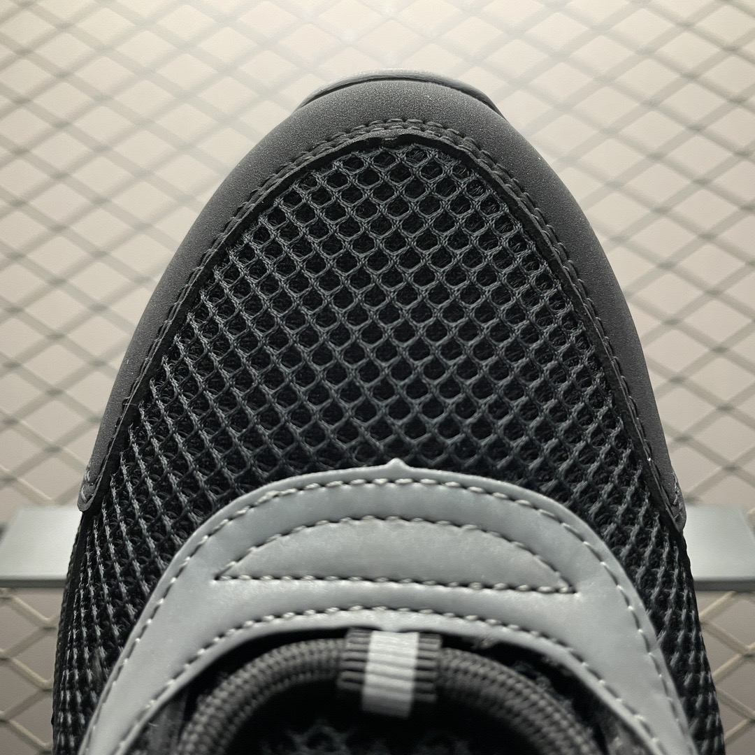 dior b22 black and sliver shoes