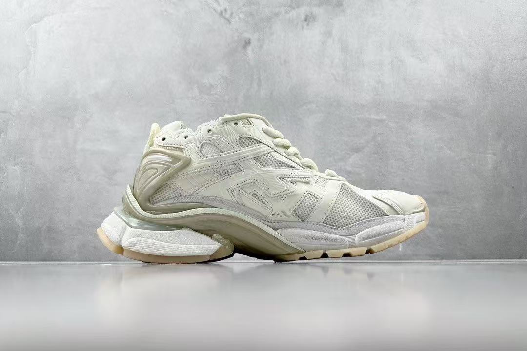 balenciaga runner white shoes