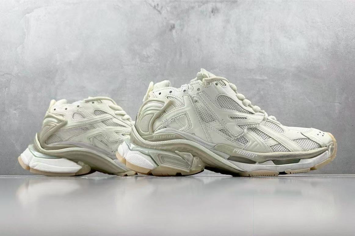 balenciaga runner white shoes