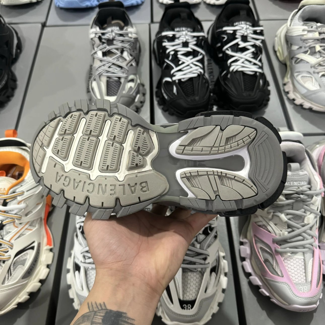 LED 1:1 Best Quality Balenciaga Track Shoes Grey