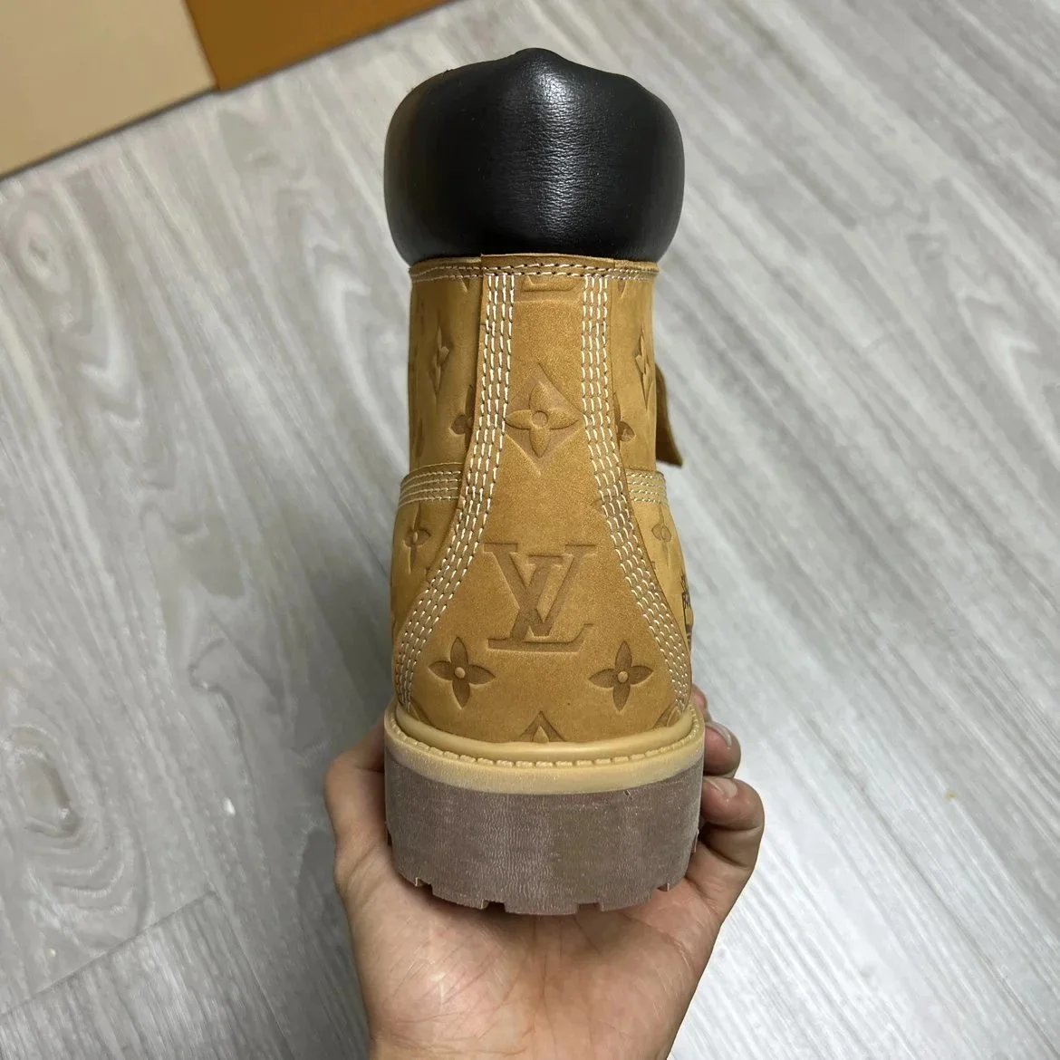 LV & Tmberland Boots Brown Color