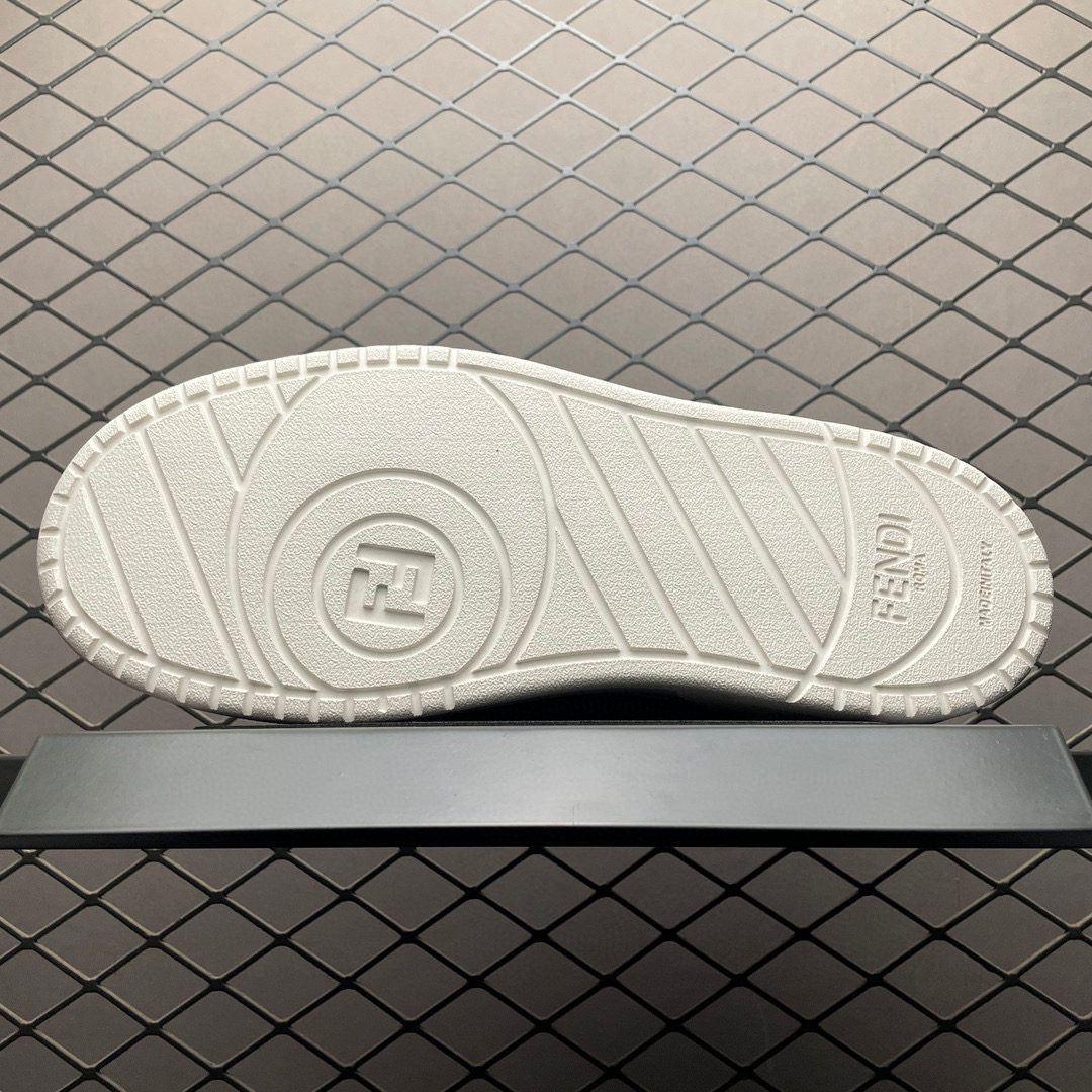 1:1 Best Quality Fendi Match Low Shoes Pink Logo