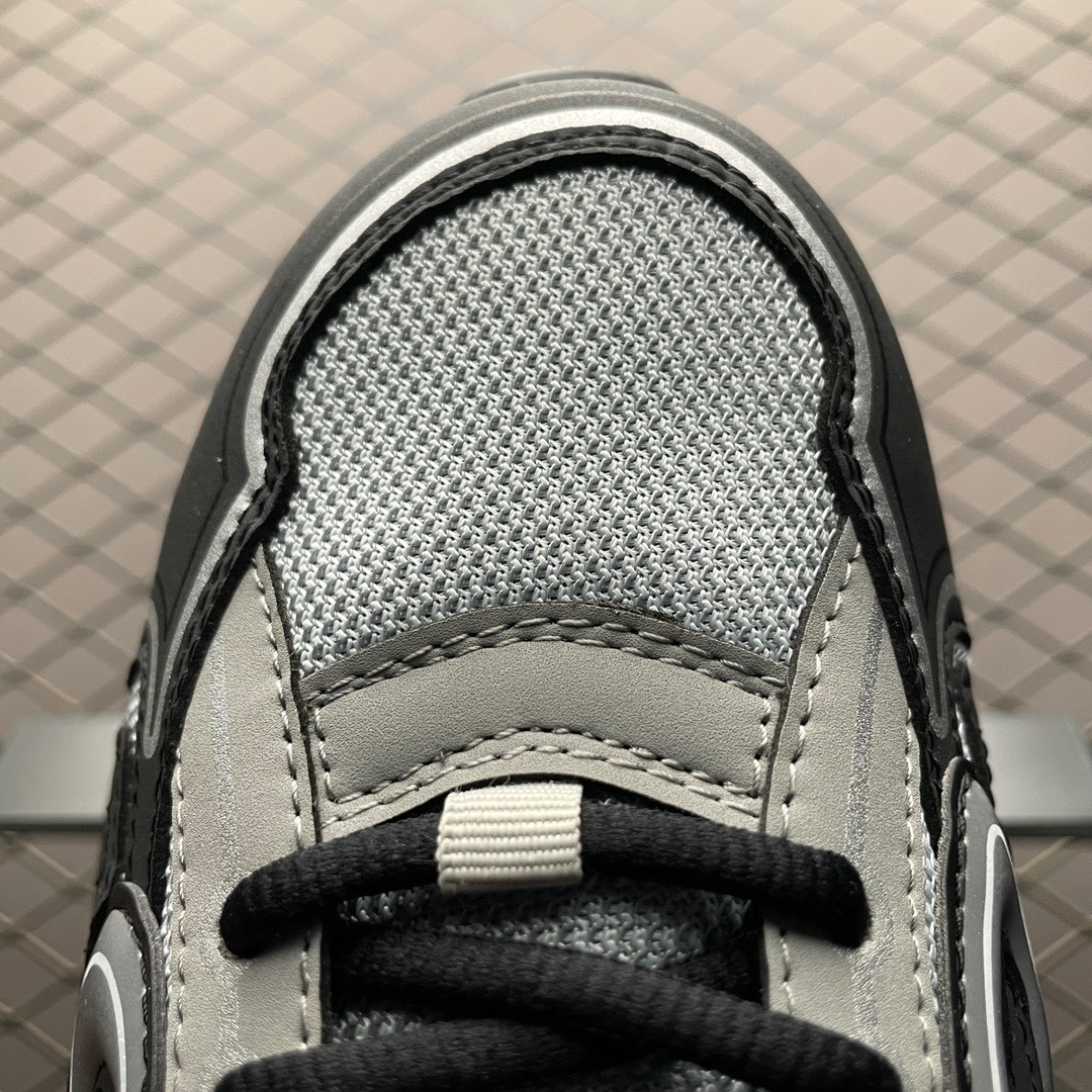 dior b30 black and sliver shoes