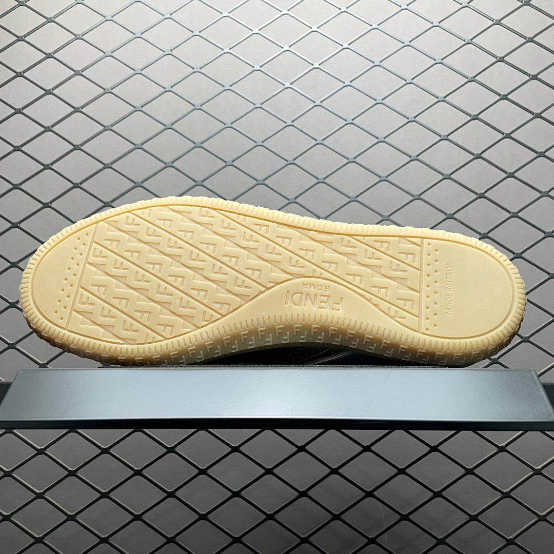 Fendi flair leather sneaker low Gold