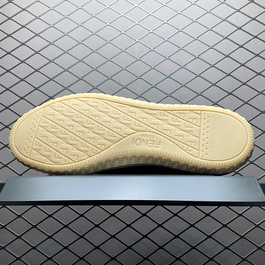 Fendi Flair Leather Sneaker Low Black