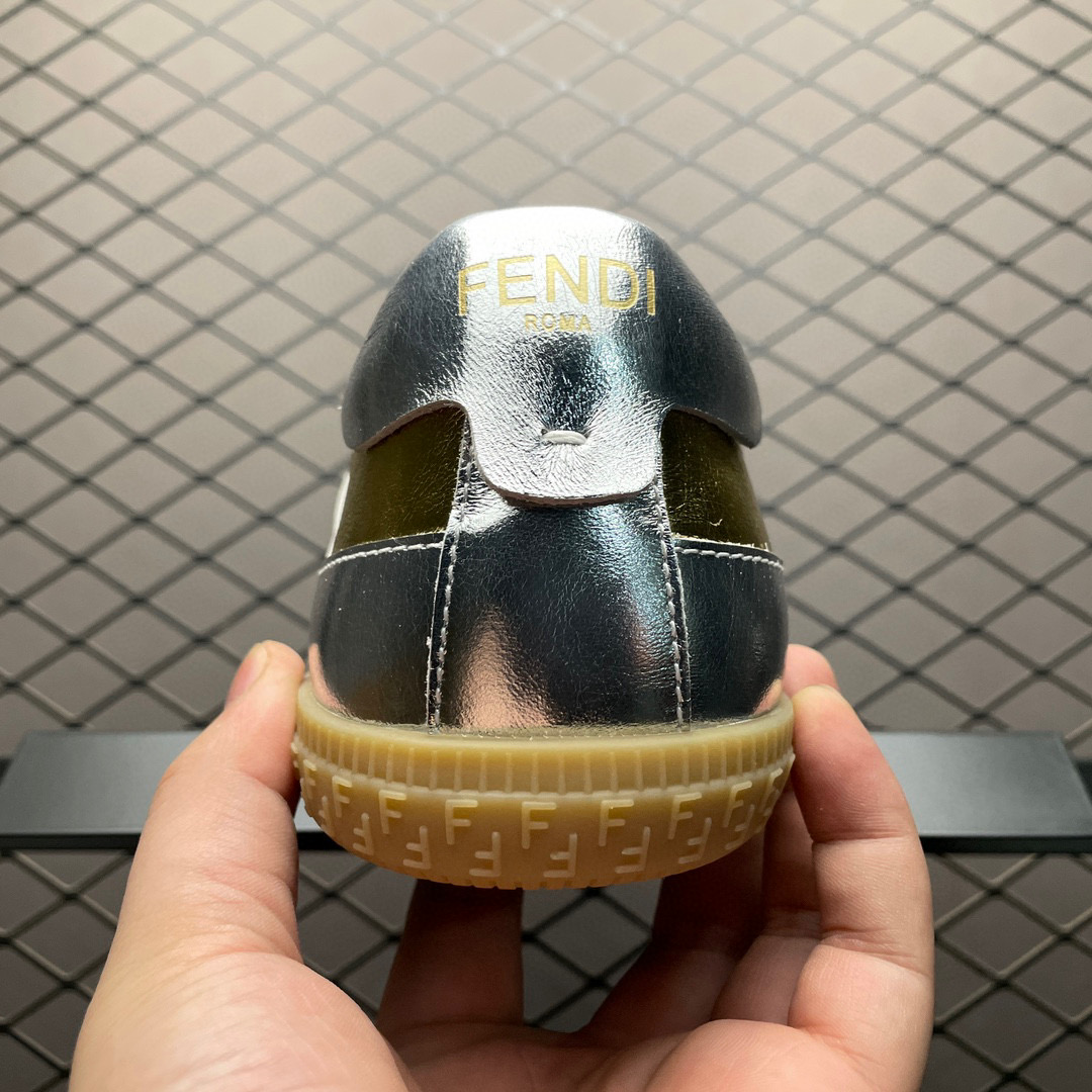 Fendi flair leather sneaker low Gold