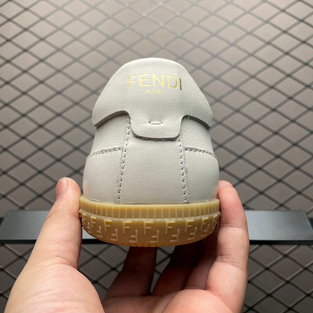 Fendi Flair Leather Sneaker Low White