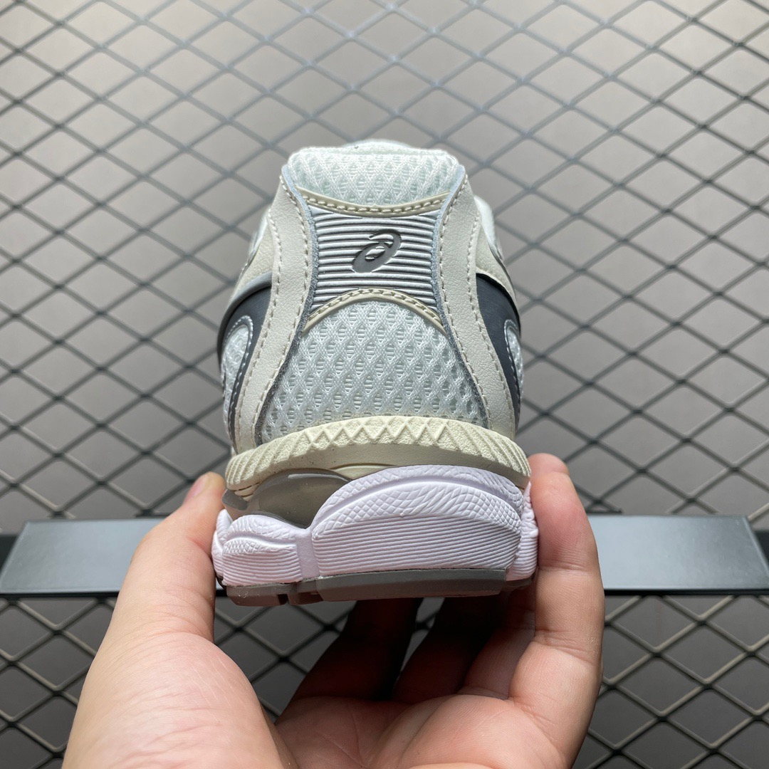 Asics GEL-NYC white shoes