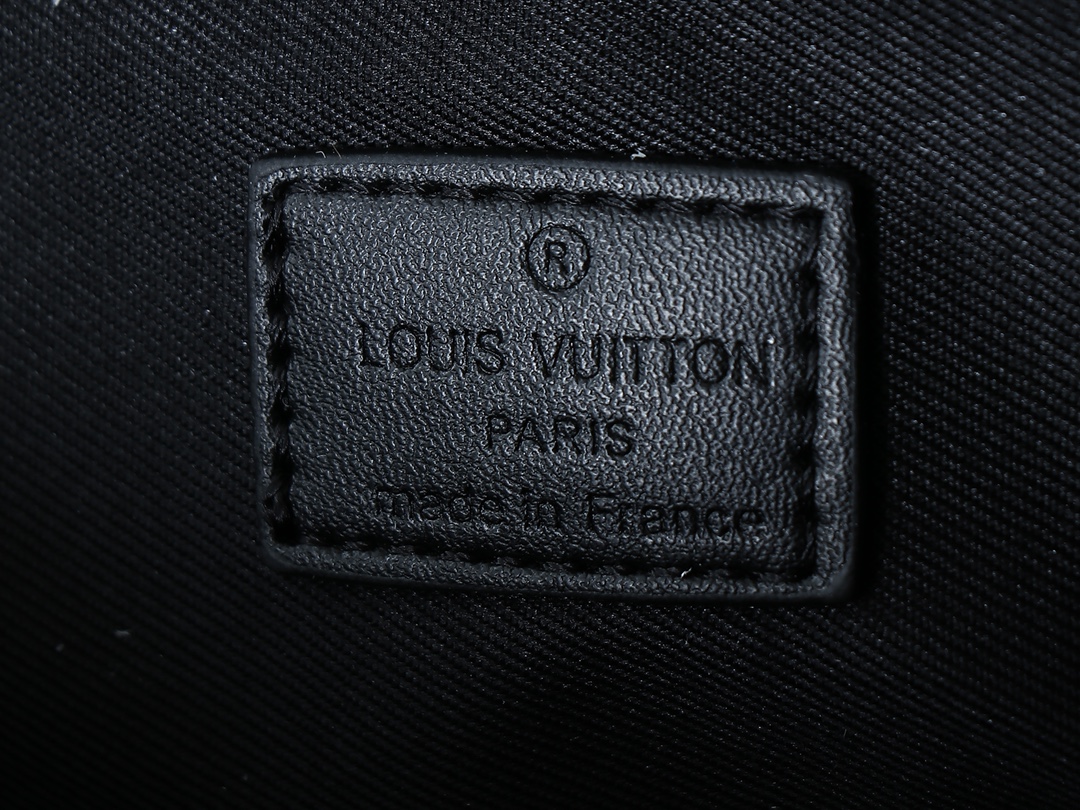 lv message bag black