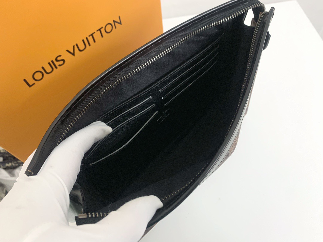 lv pochette voyage bag