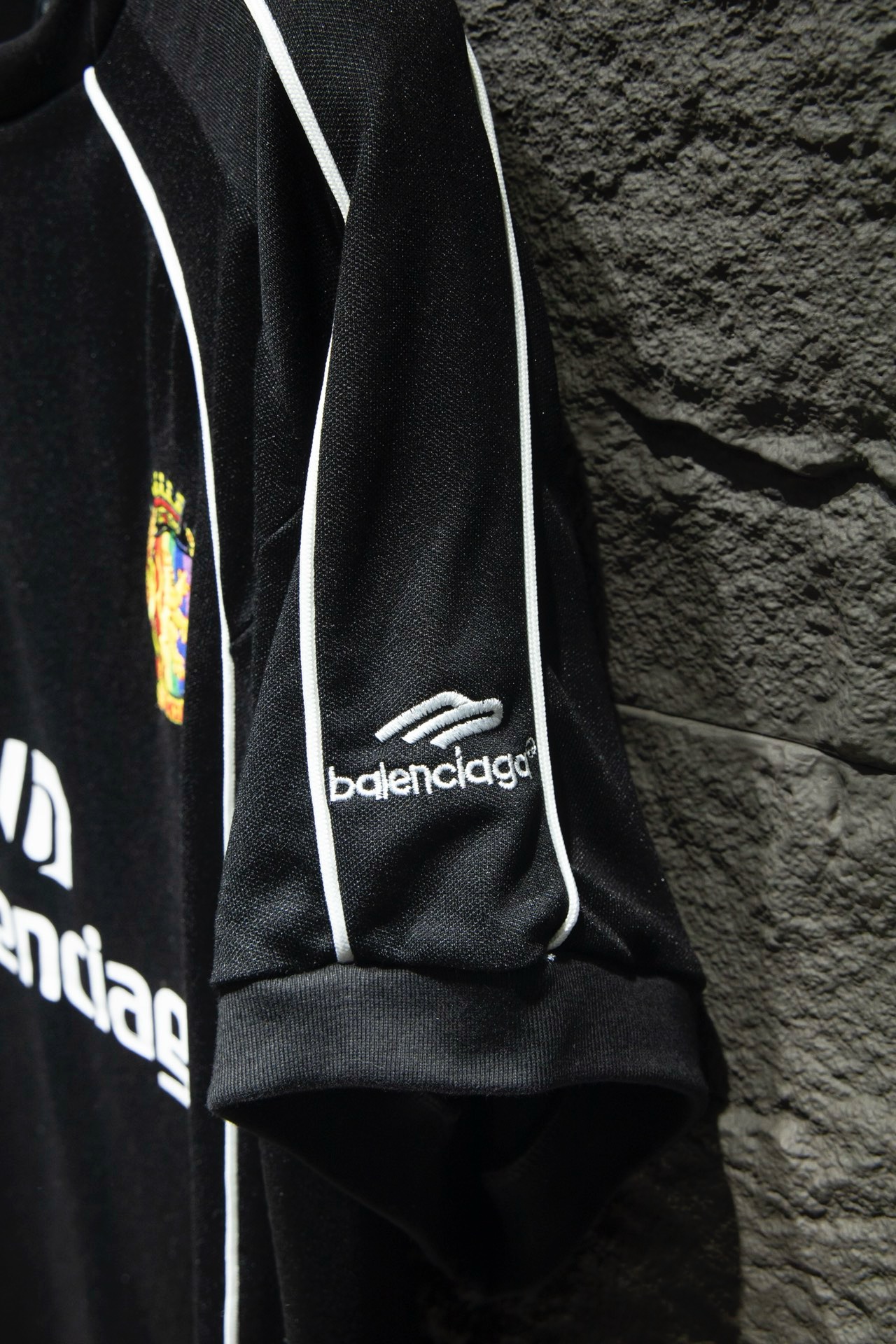 balenciaga jersey black tee