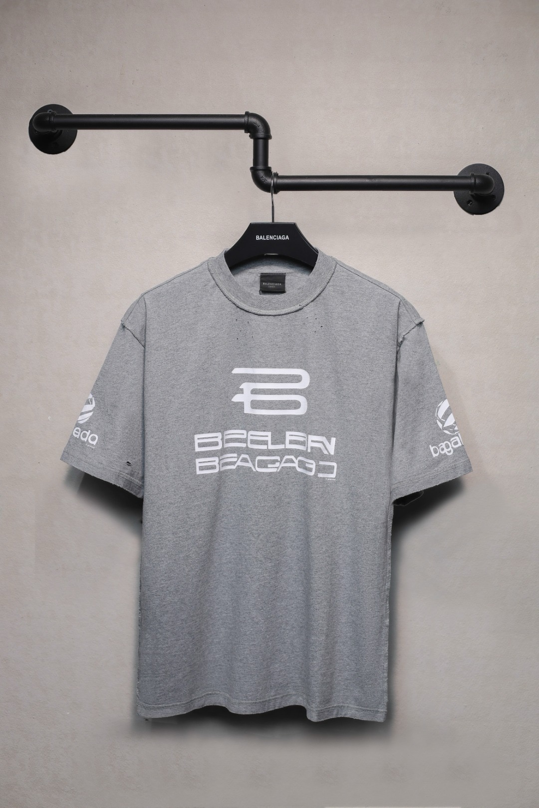 balencisga ai generated grey tee