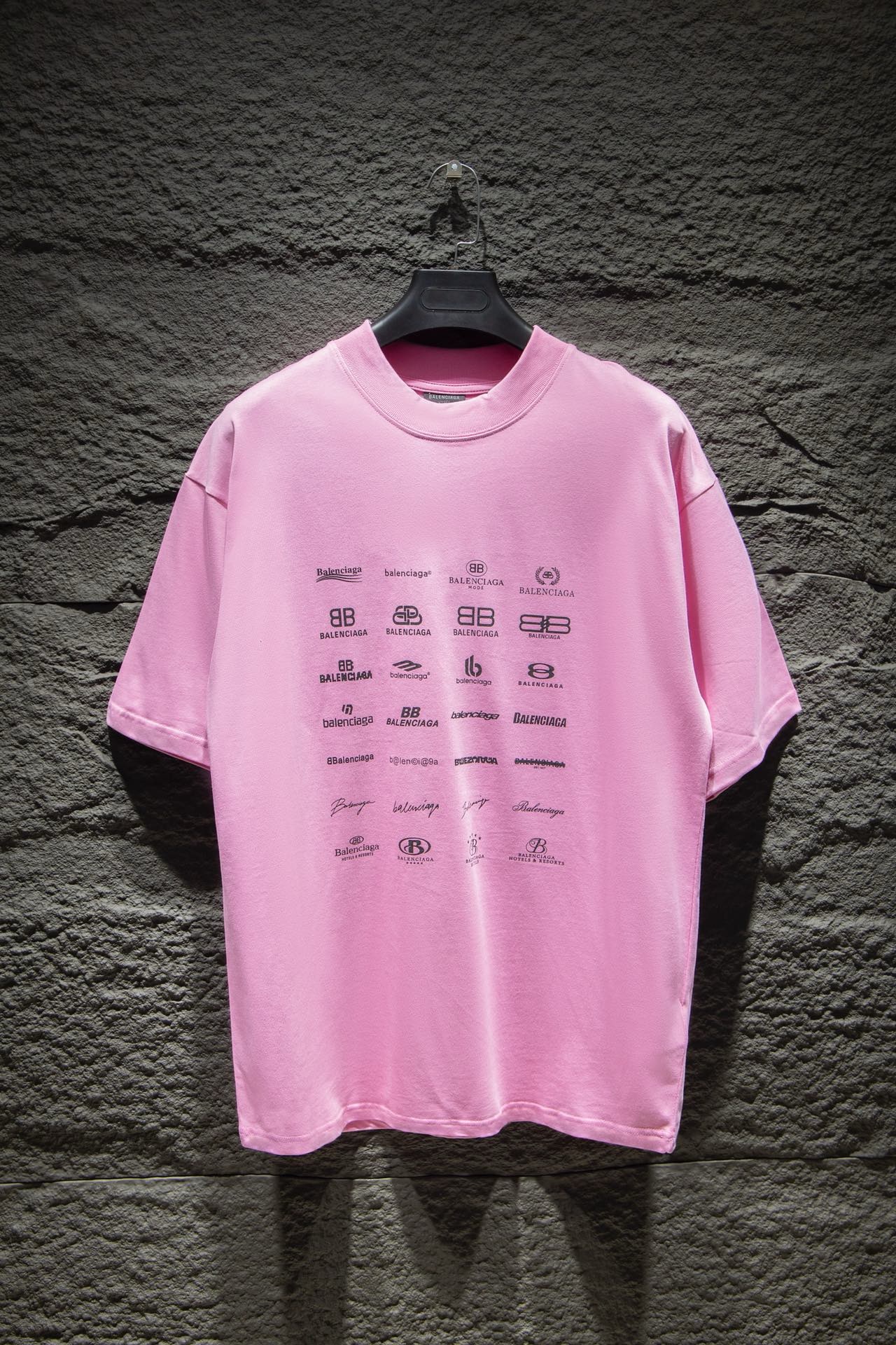 balenciaga logo design pink tee