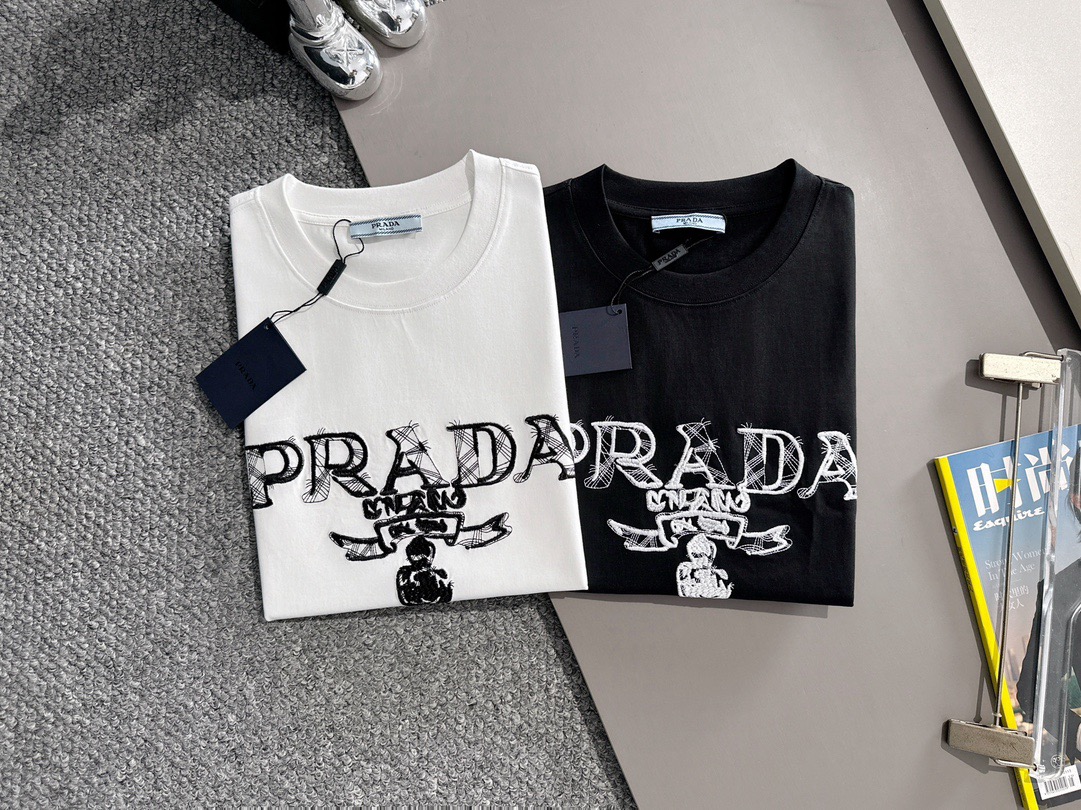 Prada logo embroidery black and white tee