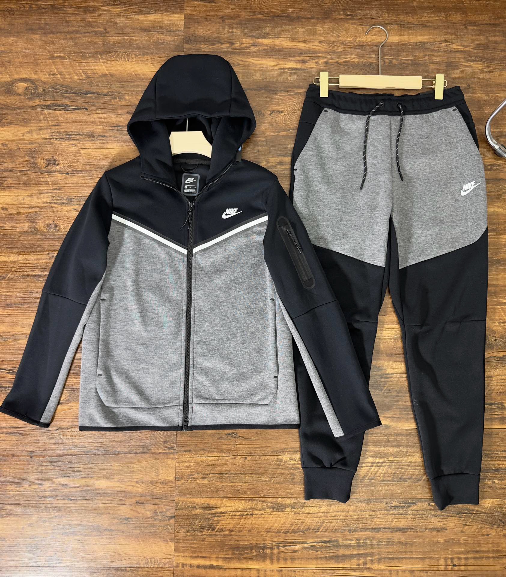 nike drill tech fleece black and grey a set