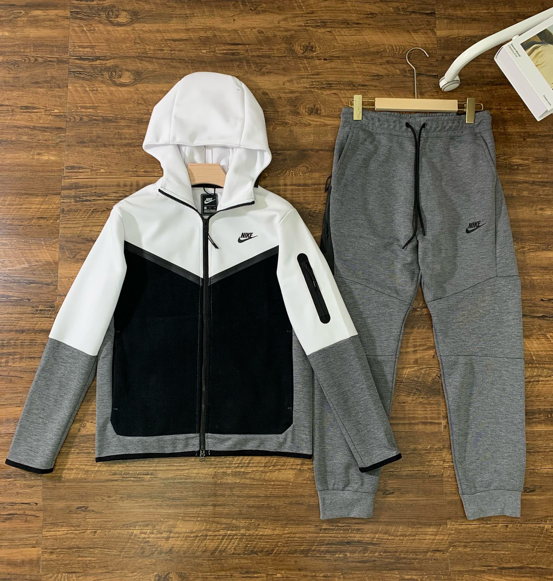 nike tech fleece color matching a set