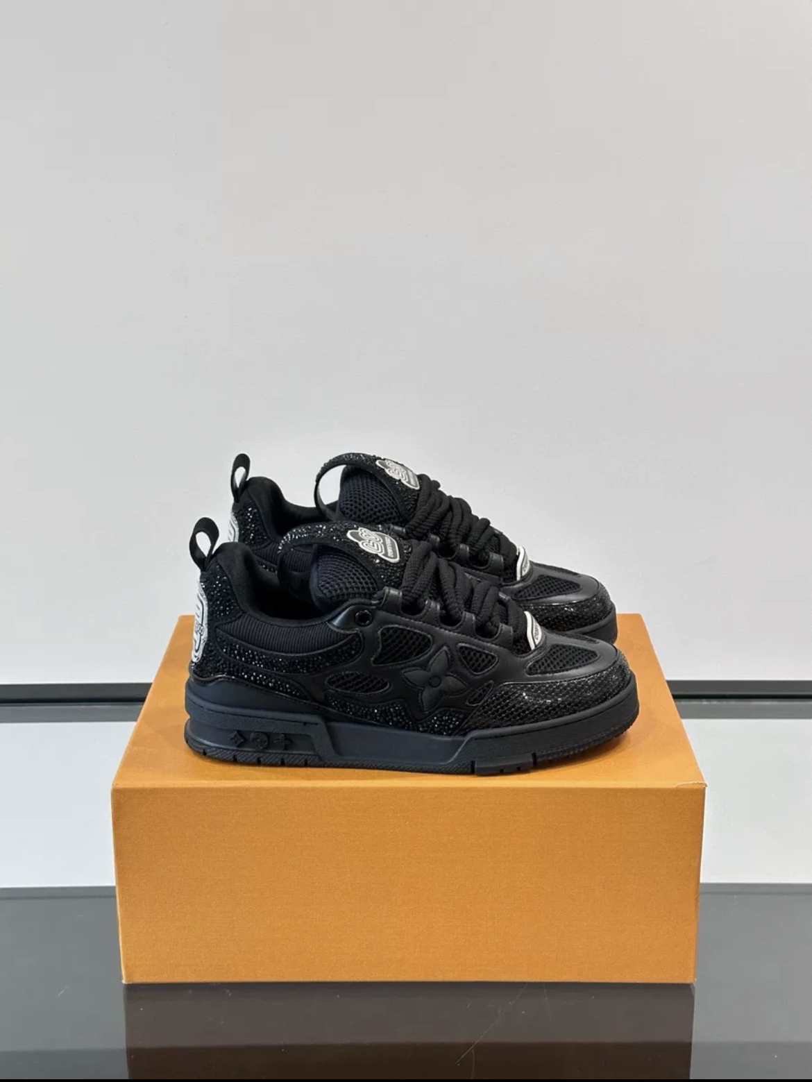 LV Black Diamond Shoes White logo