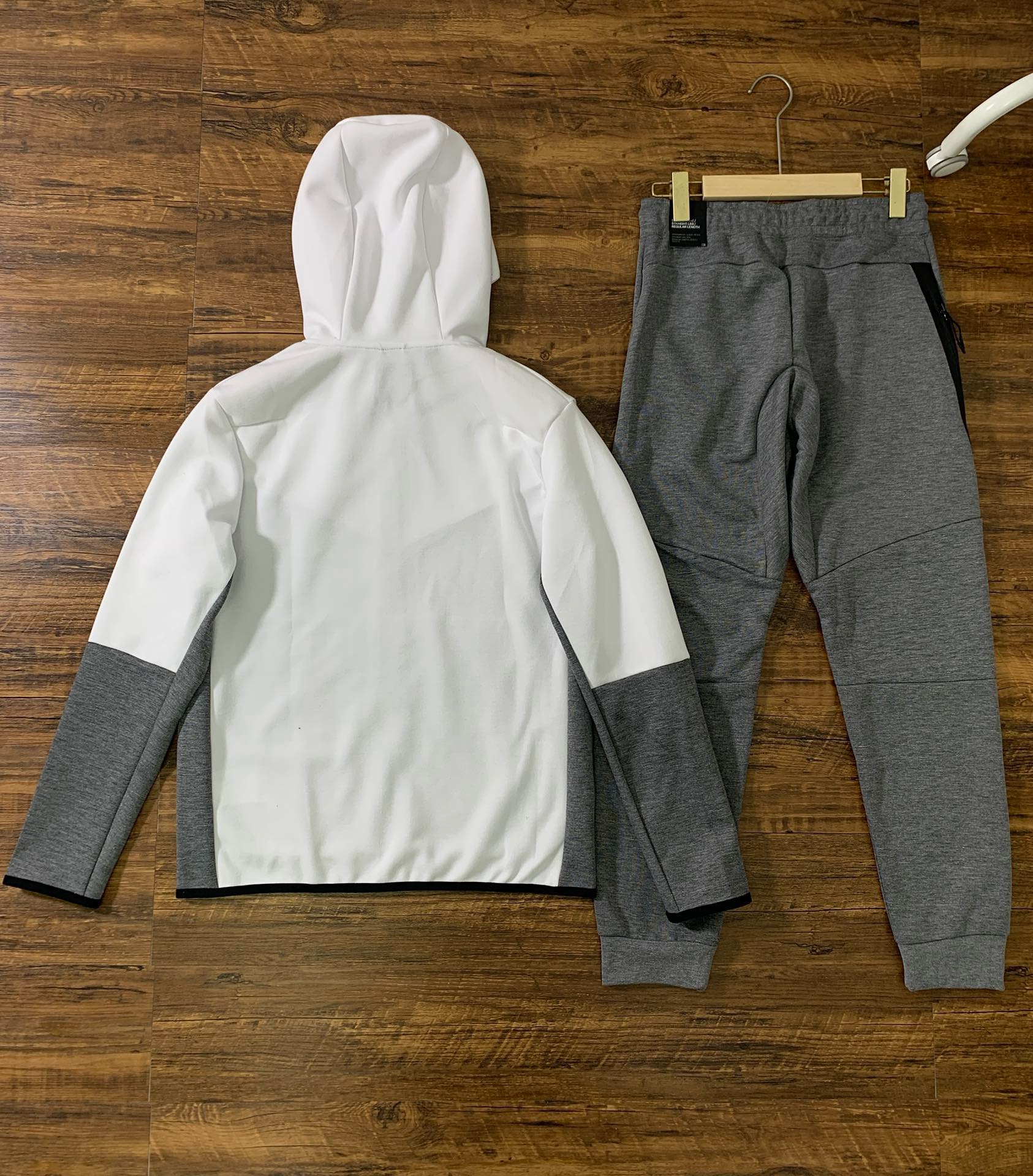 nike tech fleece color matching a set
