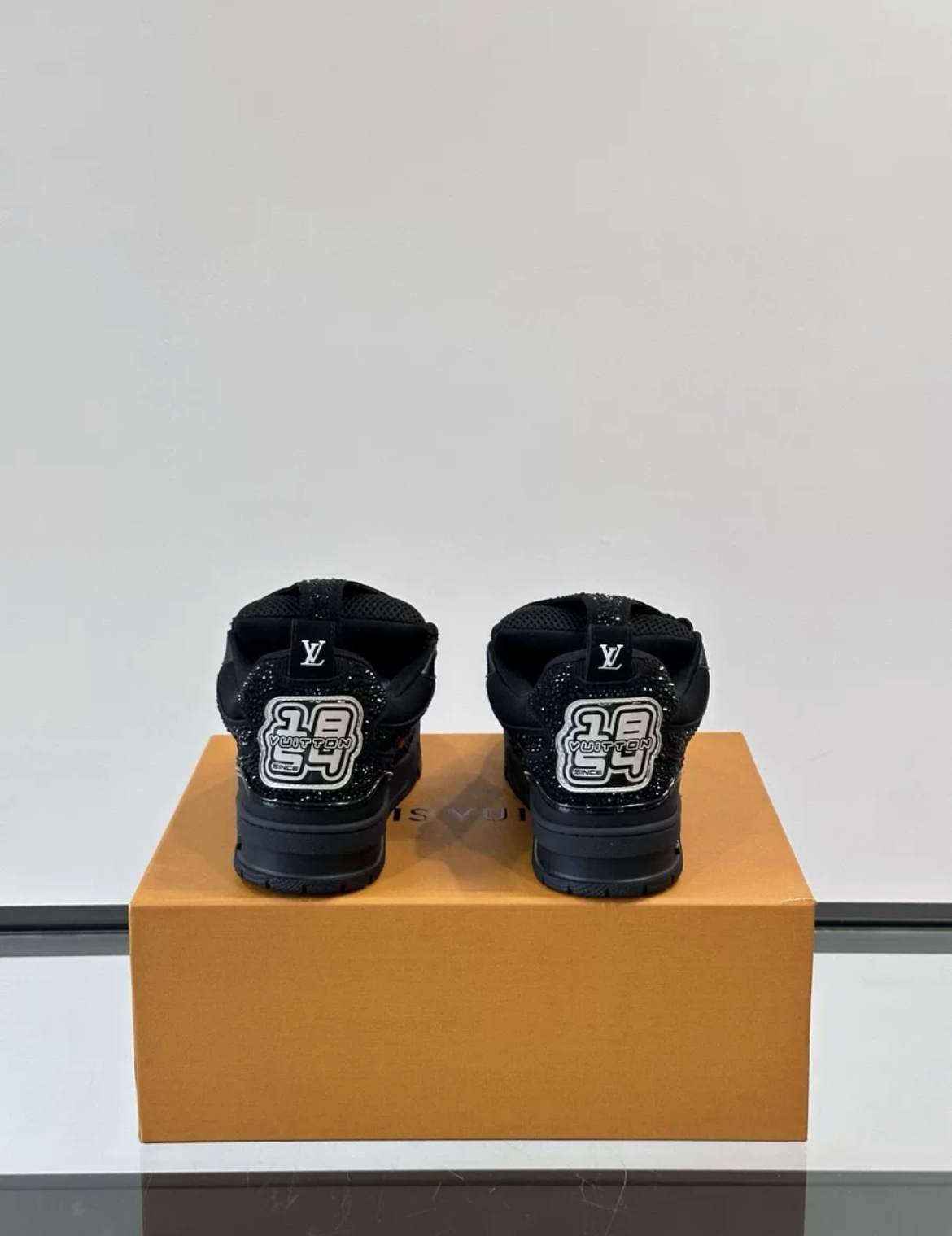 LV Black Diamond Shoes White logo