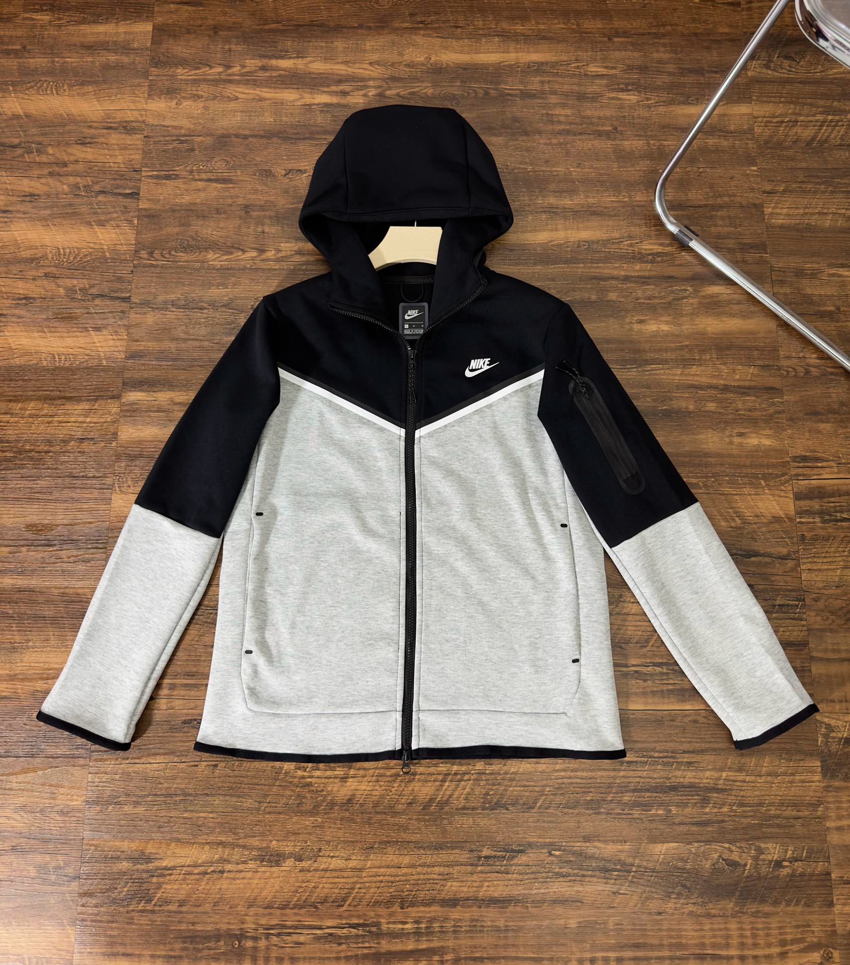 nike tech fleece black and grey a set