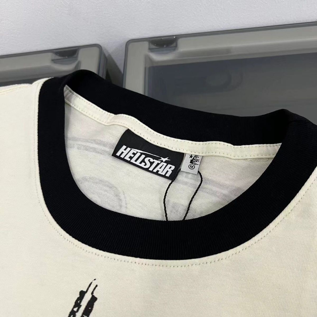 Hellstar Mask Logo Tee Beige mix Black