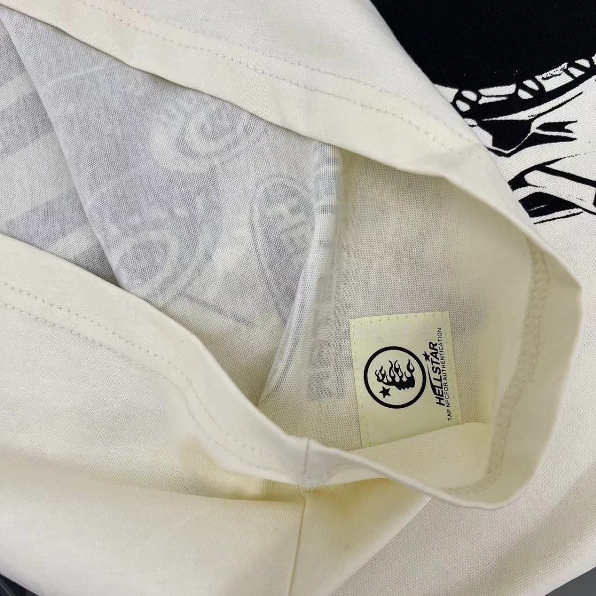 Hellstar Mask Logo Tee Beige mix Black