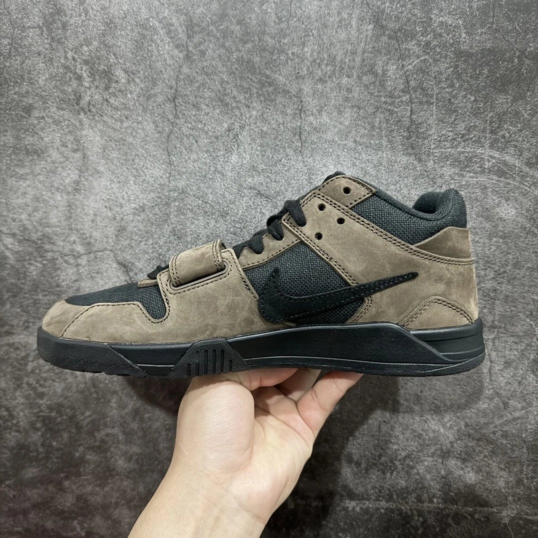 Travis Scott Jumpman Sneakers Black  & Dark Brown