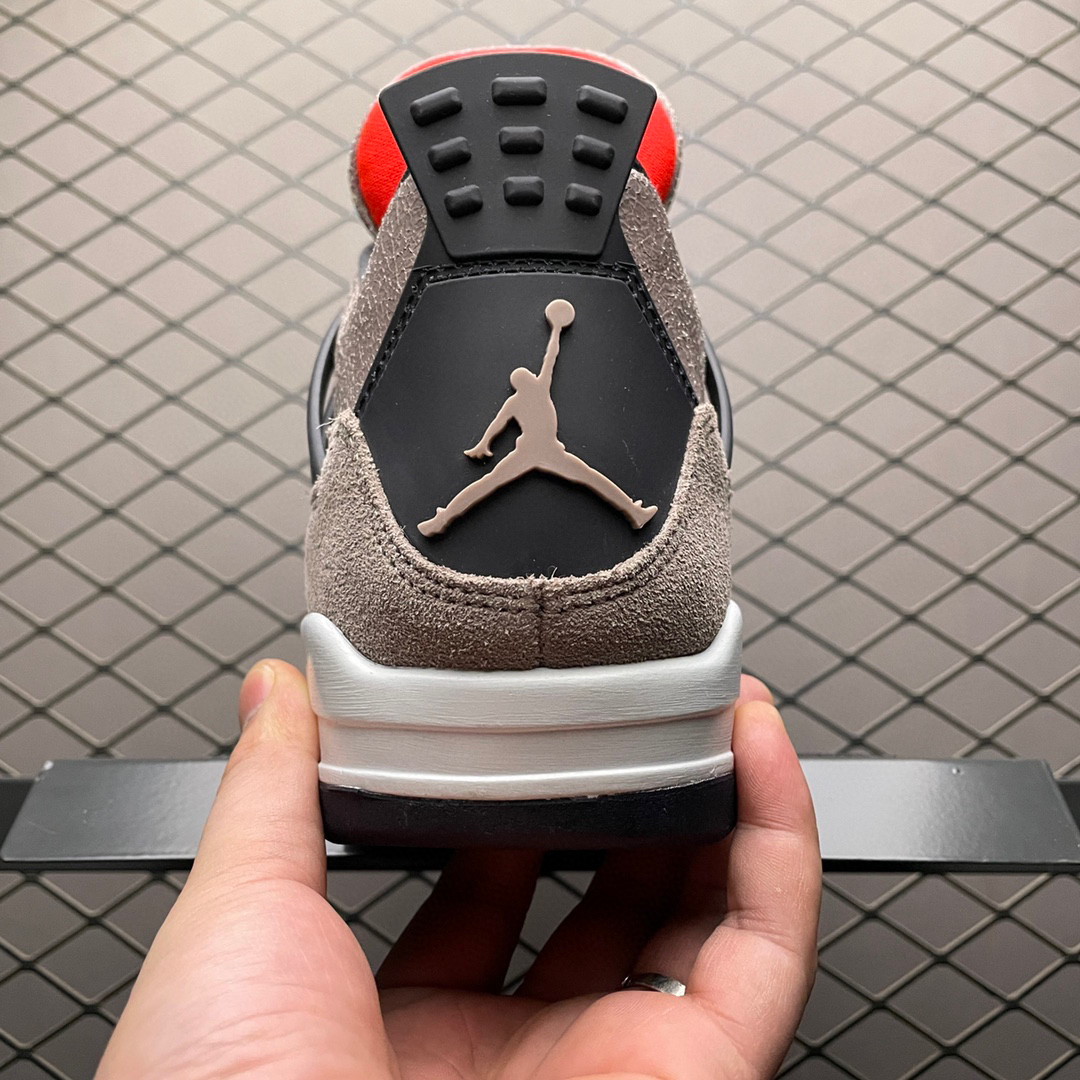 Air Jordan 4 Retro Taupe Haze Sneakers