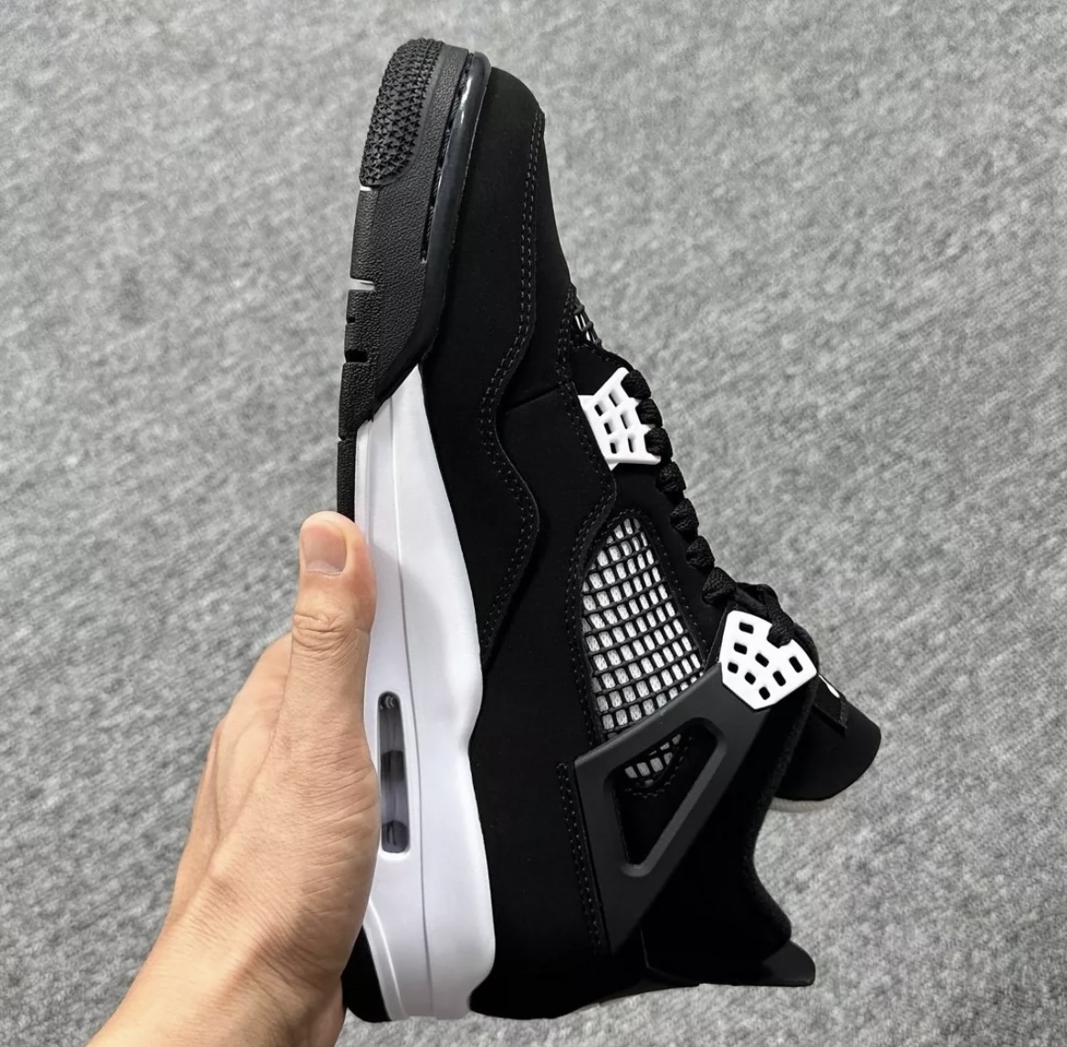 Air Jordan 4 Retro White Thunder