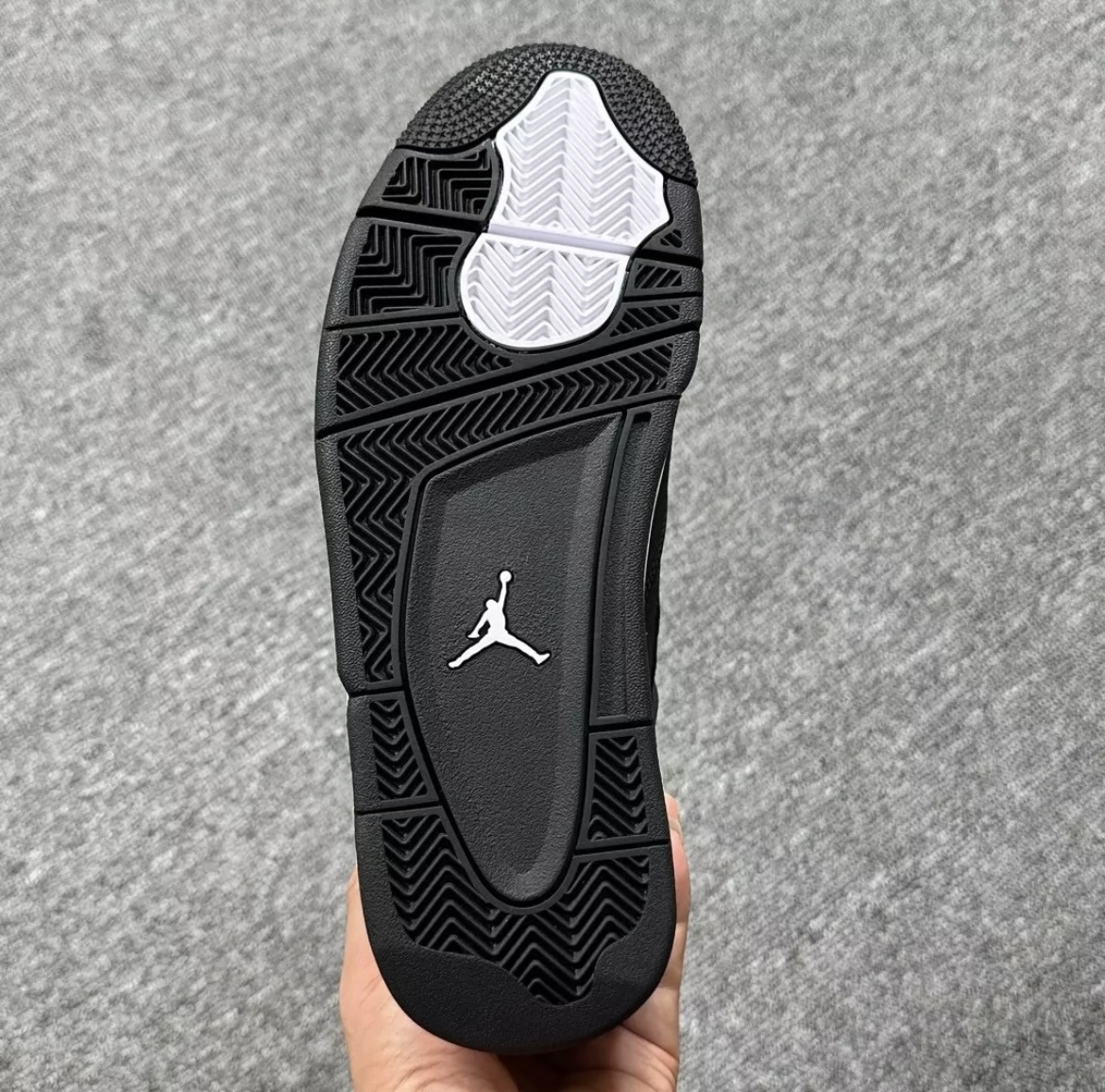 Air Jordan 4 Retro White Thunder