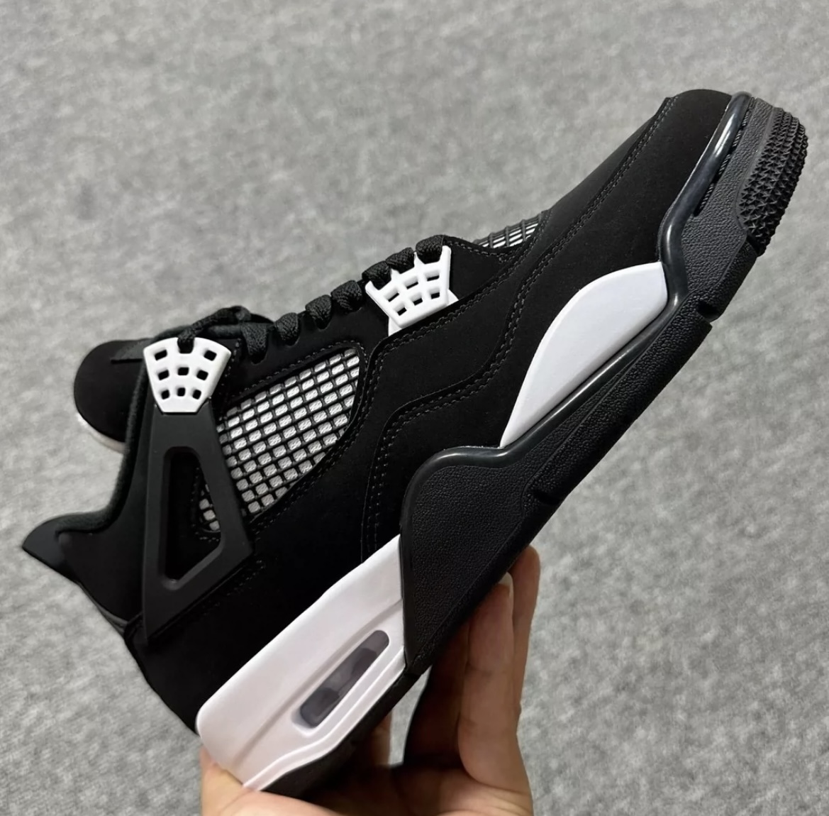 Air Jordan 4 Retro White Thunder