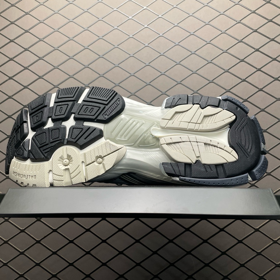 Balenciaga runner broken design shoes