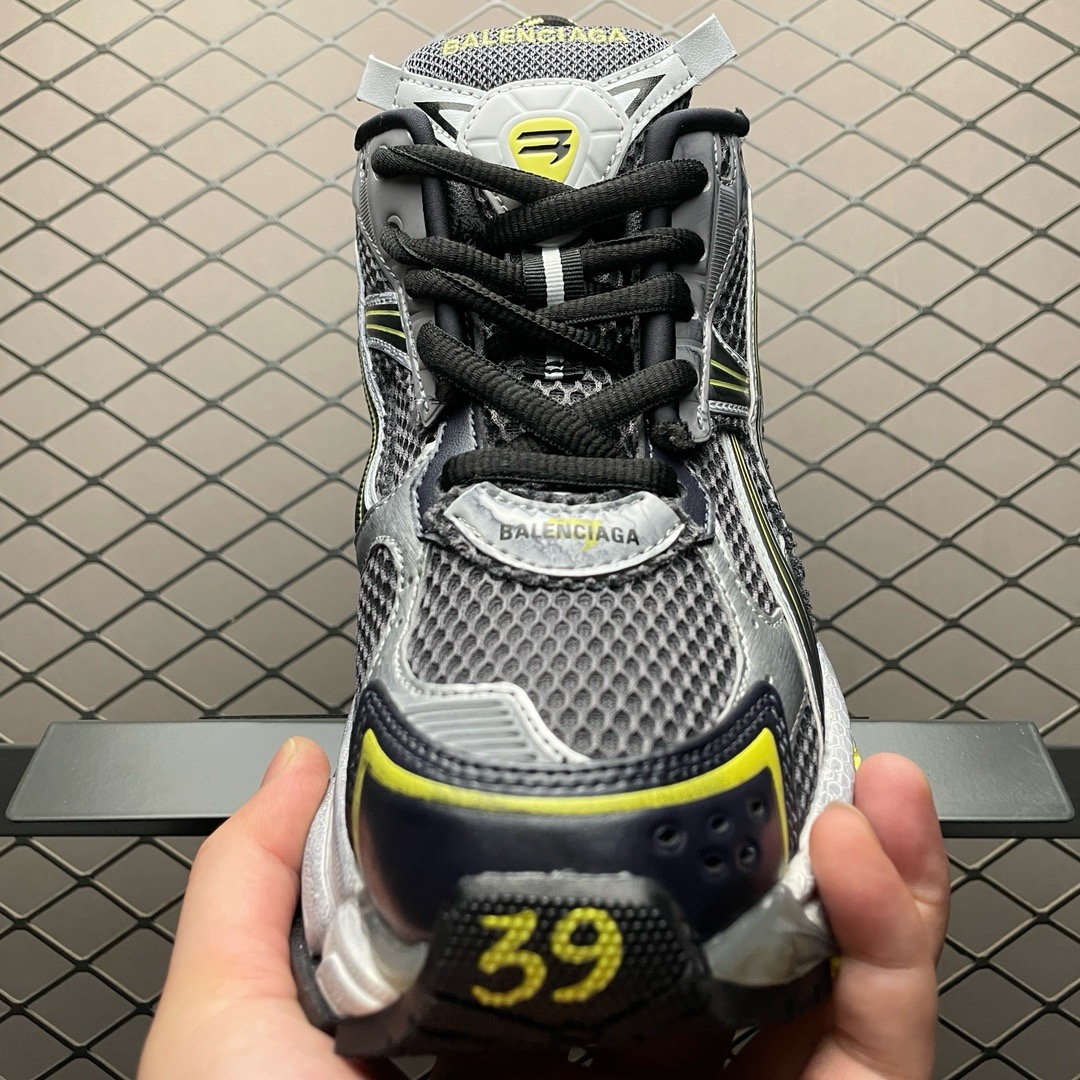 Balenciaga runner broken VG vision shoes