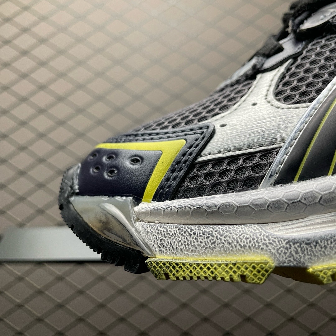 Balenciaga runner broken VG vision shoes