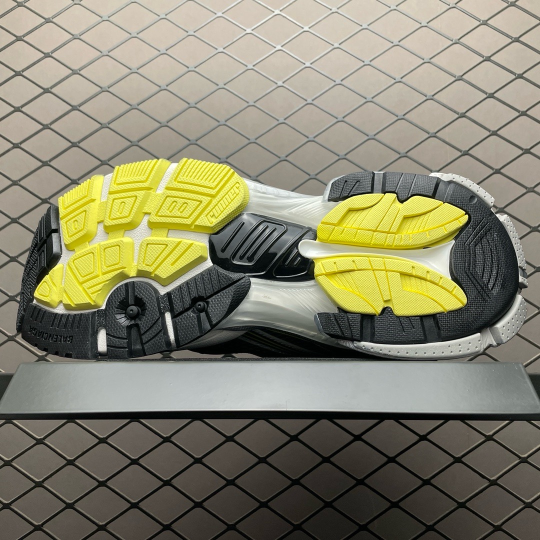 Balenciaga runner broken VG vision shoes