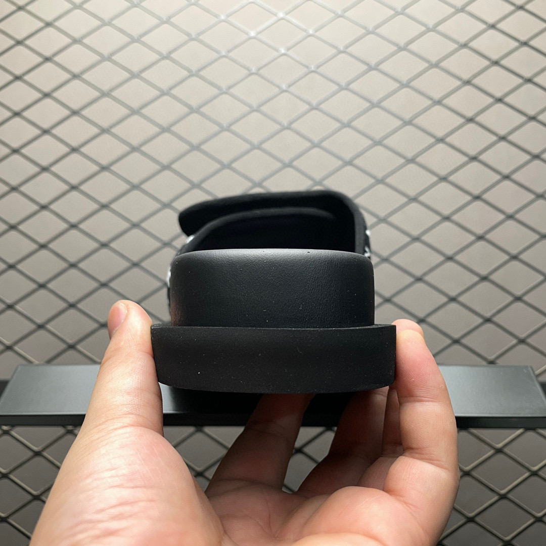 LV Oasis Miami Damier fabric Logo Slide Black