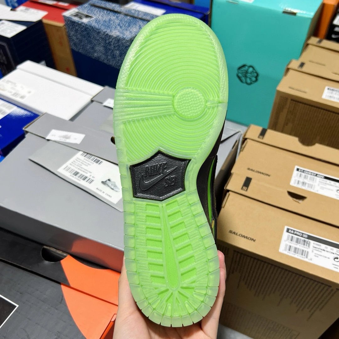 The Powerpuff Girls & Nike SB Dunk Green