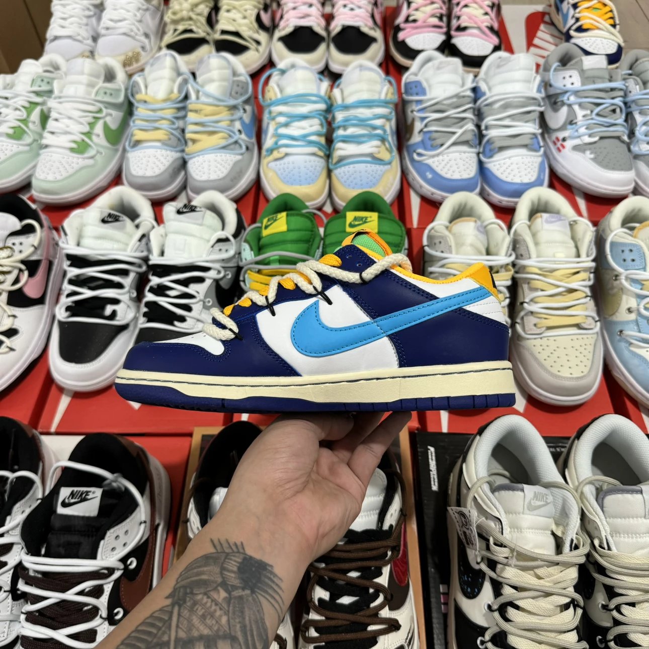 Nike SB Dunk Happy Smile Sneaker