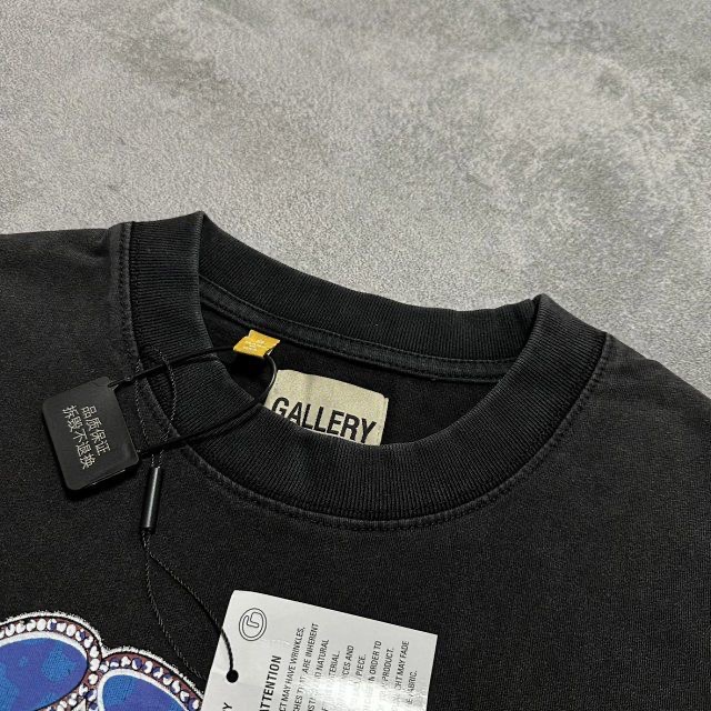Gallery dept washed black blue logo tee