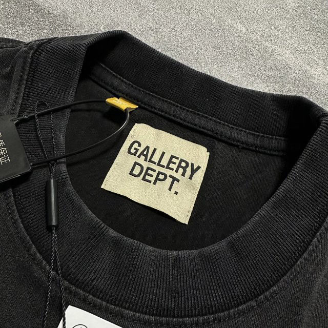 Gallery dept washed black blue logo tee