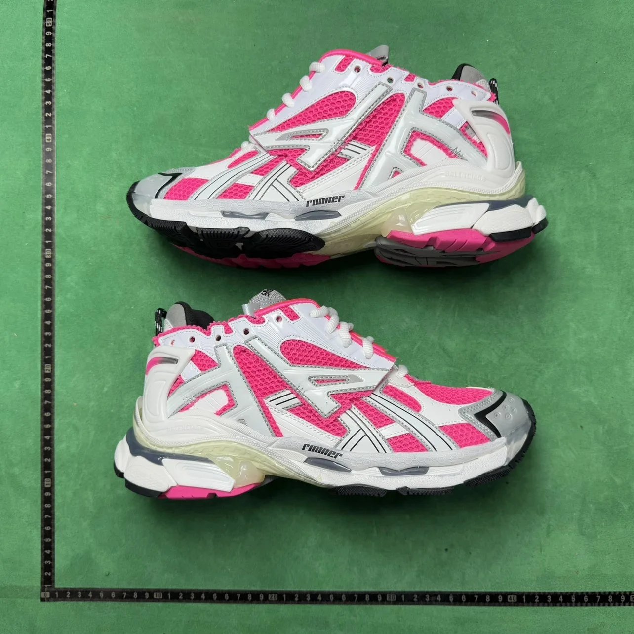 Balenciaga Runner 7.0 Sneaker White Pink