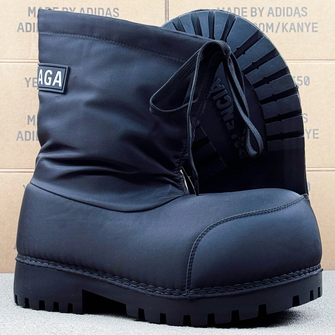 1:1 Balenciaga Boots Black Color (Box is Big, shipping higher than other shoes)
