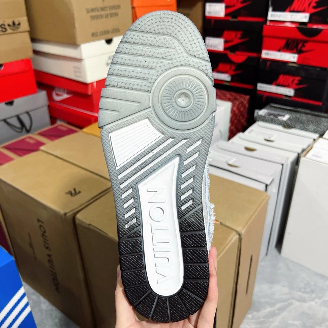 1:1 LV Trainer Denim Material Sneaker Grey