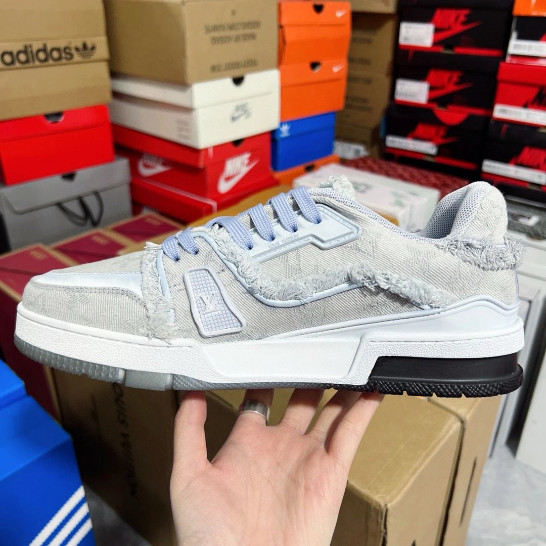 1:1 LV Trainer Denim Material Sneaker Grey