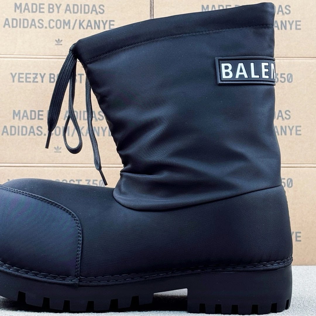 1:1 Balenciaga Boots Black Color (Box is Big, shipping higher than other shoes)