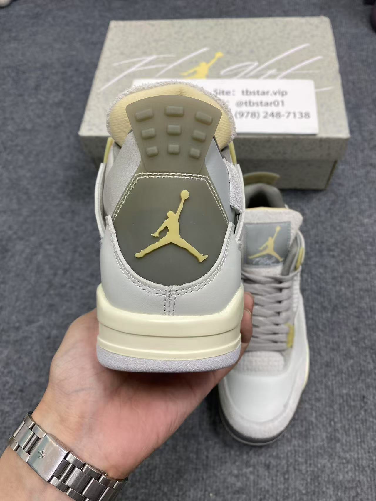 Air Jordan 4 Retro SE Craft Photon Dust