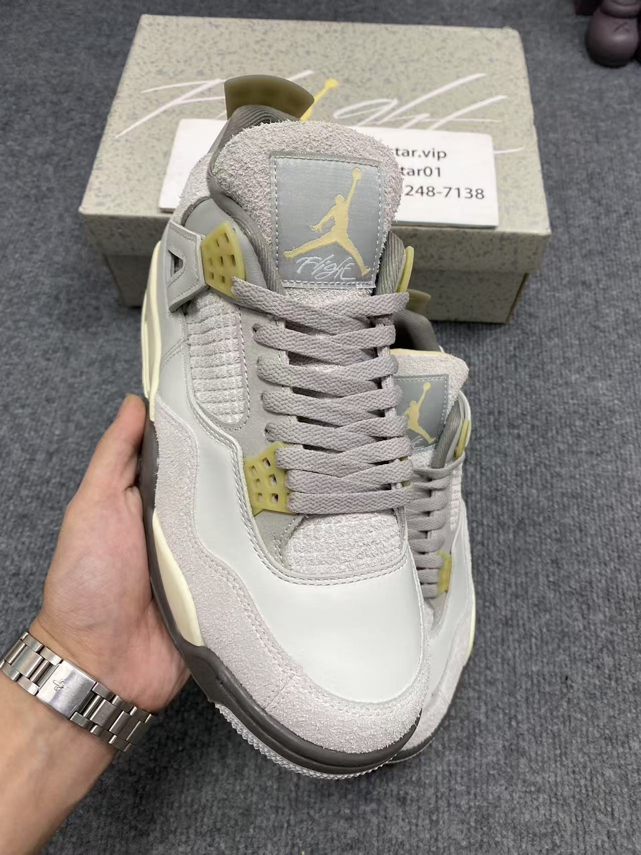 Air Jordan 4 Retro SE Craft Photon Dust