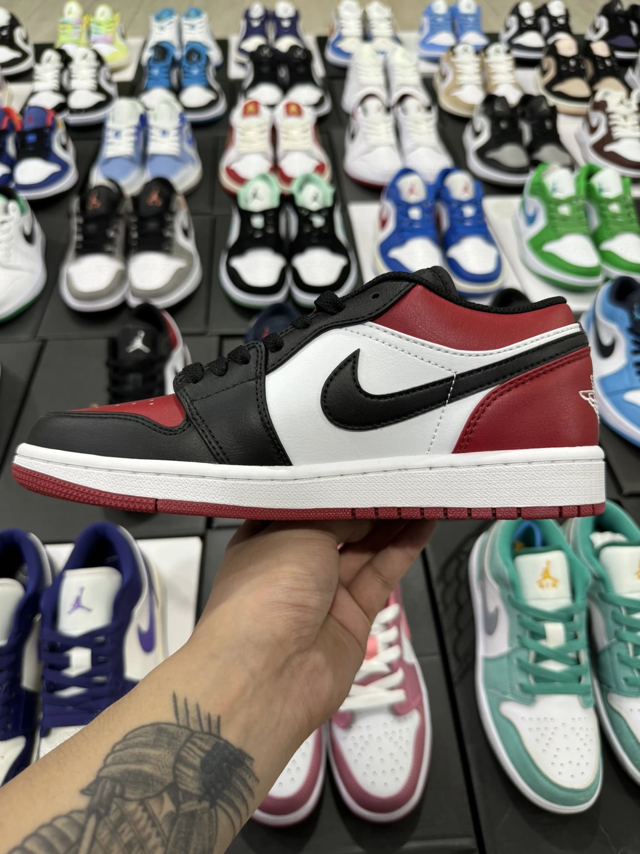 Air Jordan 1 Low Bred Toe