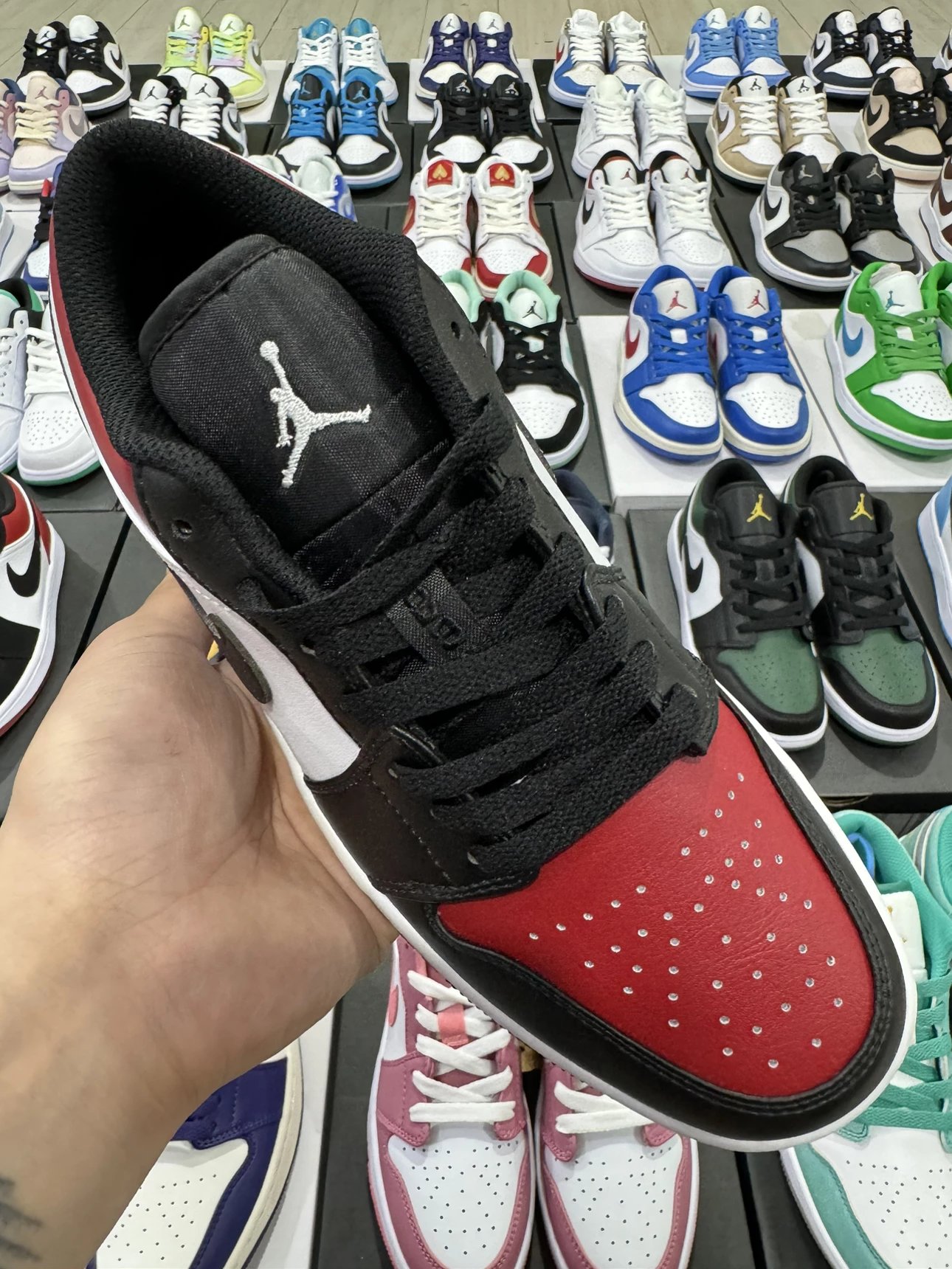 Air Jordan 1 Low Bred Toe