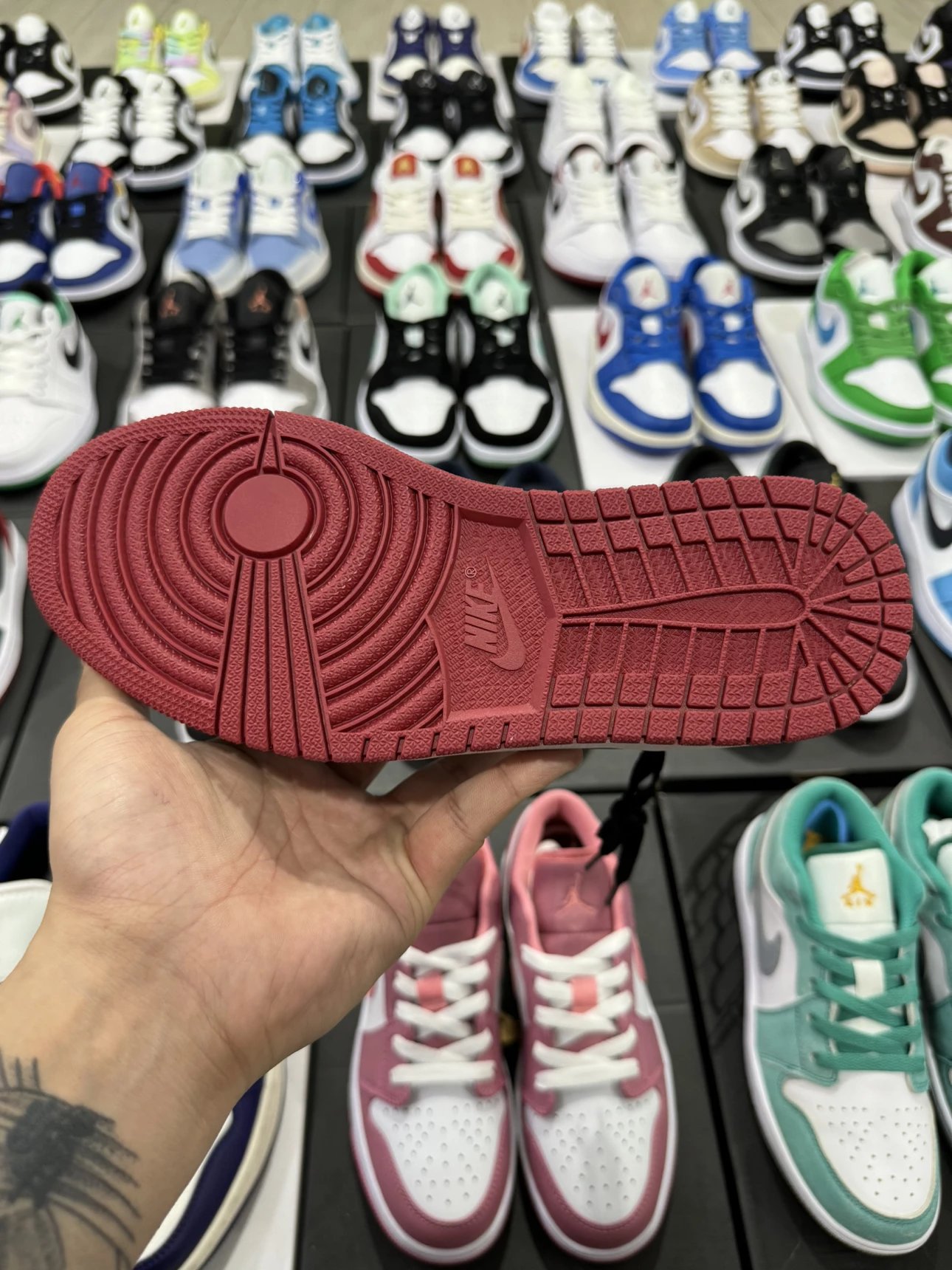 Air Jordan 1 Low Bred Toe